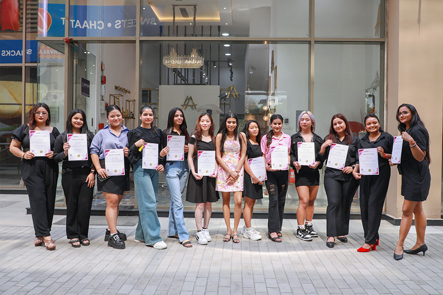 Best Beauty Academy Near Me (Noida & Delhi NCR)